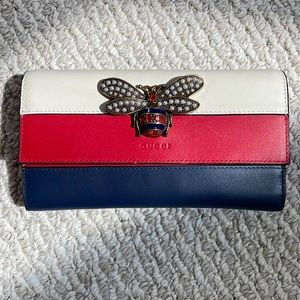 Inspired 100% leather wallet